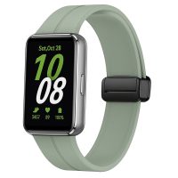 Brățara din silicon cu cataramă magnetică pentru Samsung Galaxy Fit 3 - Verde