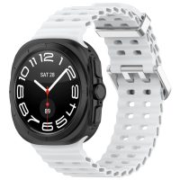 Brățară din silicon perforată cu cataramă magnetică pentru Samsung Galaxy Watch Ultra 47 mm - Alb