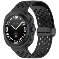 Brățară din silicon perforată cu cataramă magnetică pentru Samsung Galaxy Watch Ultra 47 mm - Neagră