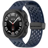 Brățară din silicon perforată cu cataramă magnetică pentru Samsung Galaxy Watch Ultra 47 mm - Albastră