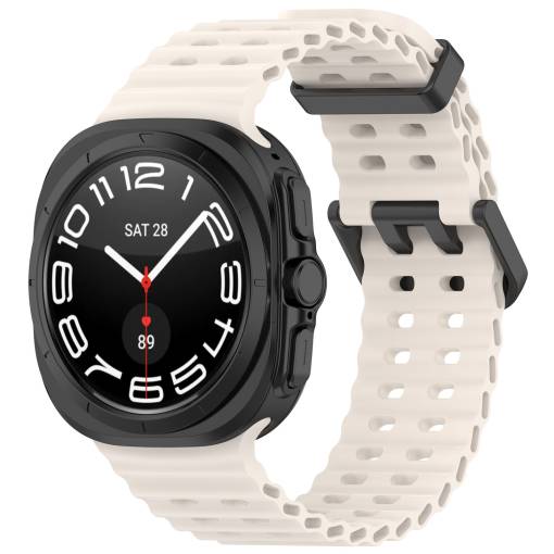 Foto - Brățară din silicon perforată cu cataramă magnetică pentru Samsung Galaxy Watch Ultra 47 mm - Bej